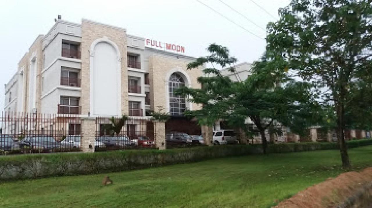 Room In Lodge - Full Moon Hotel Owerri Eksteriør billede